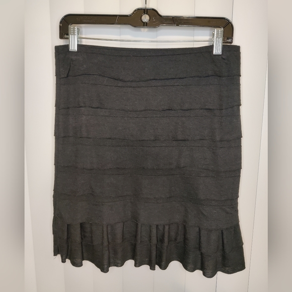 NWT Max Studio Black Ruffle Skirt Size Small - Picture 2 of 3
